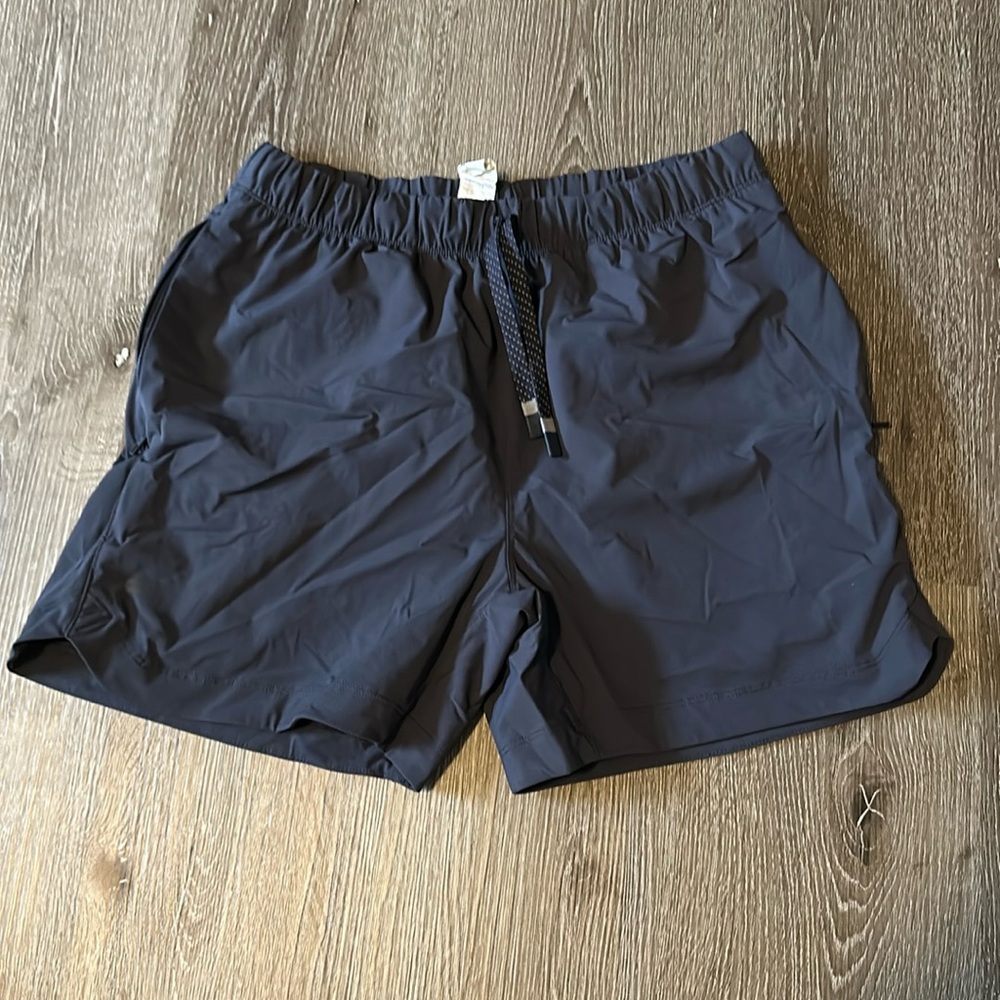 Men’s Fabletics the one short 5in